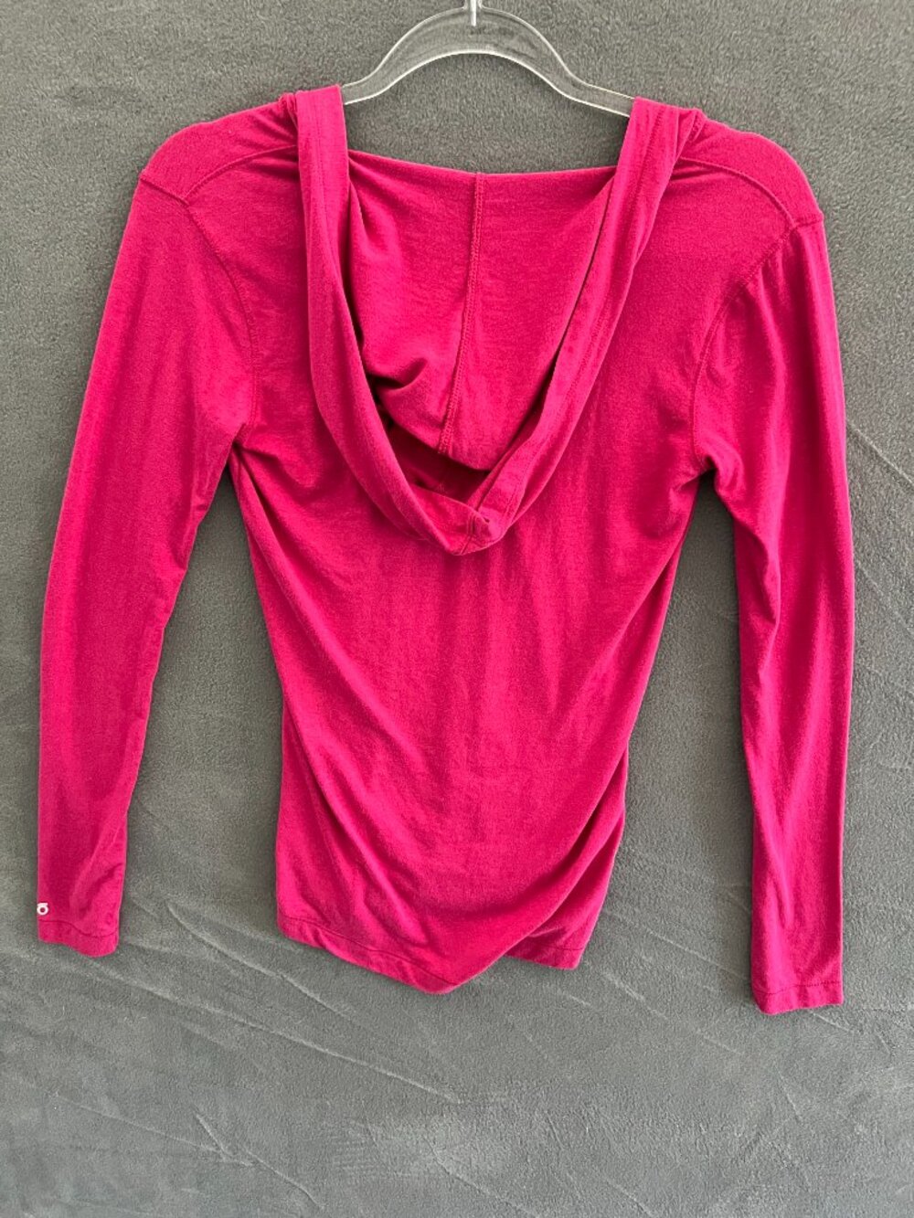 Alo Women’s Hot Pink Hooded Long-Sleeve Tee Top XS - Picture 2 of 9